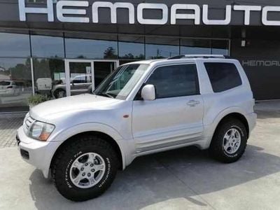 Cinzento prata Usado 2000 Mitsubishi Pajero SUV | € 23.990