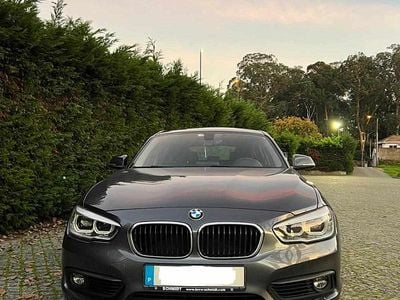 Cinzento Usado 2017 BMW 120 Citadino | € 19.000 (Preço elevado)