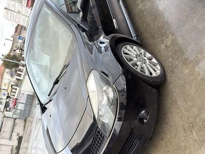 Usado Renault Clio III R.S. 197 HP (144 kW) 2006