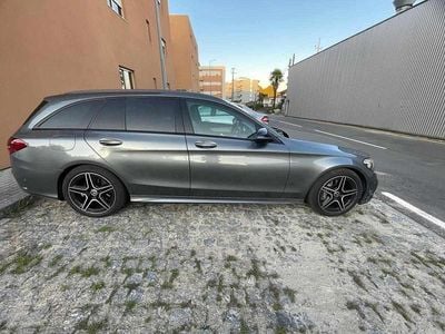 Cinzento Usado 2018 Mercedes C220 | € 30.000 (Preço elevado)