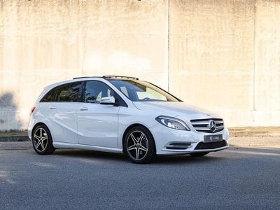 Branco Usado 2014 Mercedes B180 Urban Monovolume | € 13.900 (Preço justo)