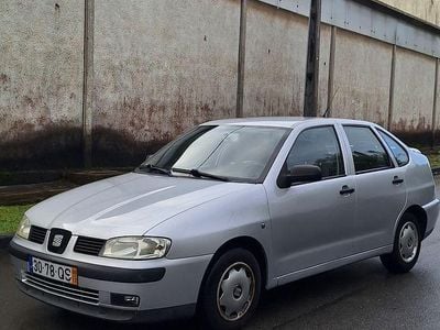 Usado 2000 Seat Cordoba Sedan | € 1.990
