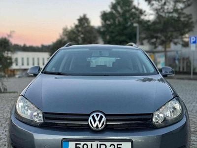 Usado VW Golf VI 105 HP (77 kW) 2010 Cinzento Citadino