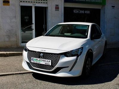Peugeot e-208