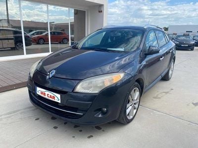 Usado Renault Mégane III 90 HP (66 kW) 2010 Cinzento Carrinha