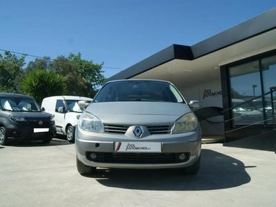 Cinzento (metalizado) Usado 2004 Renault Scénic II Dynamique Monovolume | € 5.950