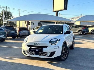 Branco Usado 2025 Fiat 600 La Prima SUV | € 24.750 (Preço justo)