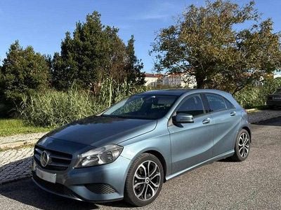 Azul Usado 2014 Mercedes A180 Citadino | € 16.900 (Caro)