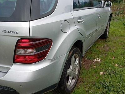 Usado Mercedes ML320 214 HP (157 kW) 2007 SUV