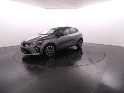 Cinzento Usado 2024 Mitsubishi Colt Invite | € 19.900 (Preço elevado)