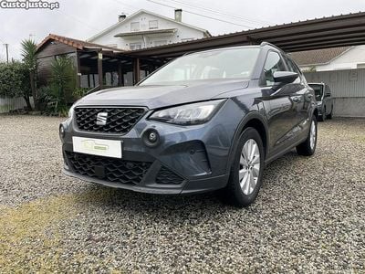 Usado Seat Arona Style 115 HP (84 kW) 2021 Cinza SUV