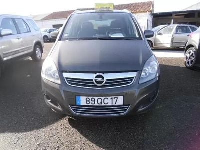 Usado Opel Zafira 125 HP (91 kW) 2013 Cinzento Monovolume
