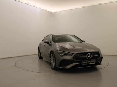 Cinzento Usado 2025 Mercedes CLA200 AMG line Sedan | € 45.990 (Bom preço)
