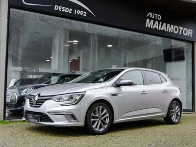 Usado Renault Mégane IV 115 HP (84 kW) 2020 Cinzento