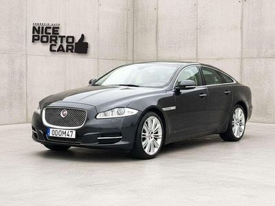 Usado Jaguar XJ 275 HP (202 kW) 2014 Cinzento Sedan