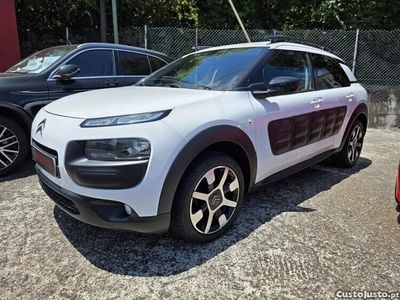 Branco Usado 2017 Citroën C4 Cactus Shine Citadino | € 13.900 (Caro)