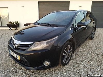 Usado Toyota Avensis 130 HP (95 kW) 2012 Preto Carrinha