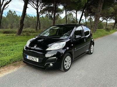 Usado Peugeot 107 Envy 68 HP (50 kW) 2014 Citadino