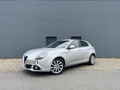 Cinzento Usado 2017 Alfa Romeo Giulietta Distinctive Citadino | € 15.490 (Preço elevado)