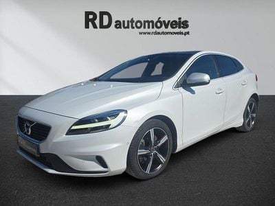 Branco Usado 2019 Volvo V40 R-Design Carrinha | € 21.000