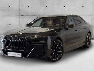 Usado BMW i7 Comfort Edition 400 kW (544 HP) 2023 Preto sapphire metalizada cortinas dos vidros laterais traseiros Sedan