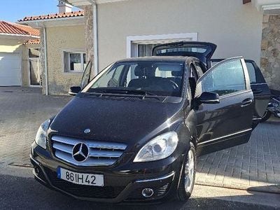 Mercedes B200