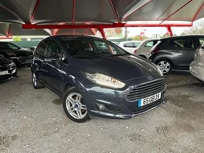 Cinza Usado 2015 Ford Fiesta Titanium | € 11.950 (Preço justo)
