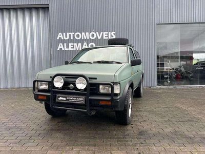 Usado Nissan Terrano 100 HP (73 kW) 1990 Verde SUV