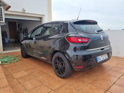 Usado 2017 Renault Clio IV Sedan | € 9.500 (Preço justo)