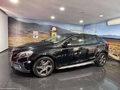 Preto Usado 2014 Volvo V40 Kinetic Carrinha | € 12.750 (Preço justo)