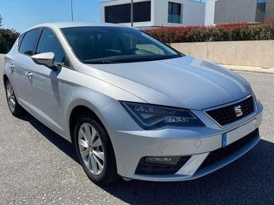 Usado Seat Leon Style 116 HP (85 kW) 2017 Cinzento Sedan