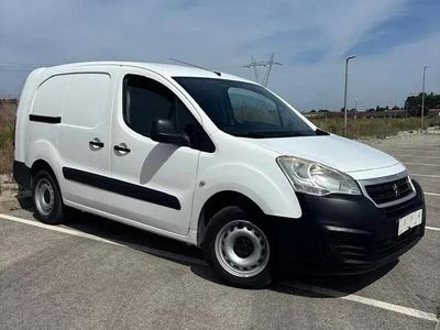 Branco Usado 2017 Peugeot Partner Style Monovolume | € 8.750 (Preço justo)