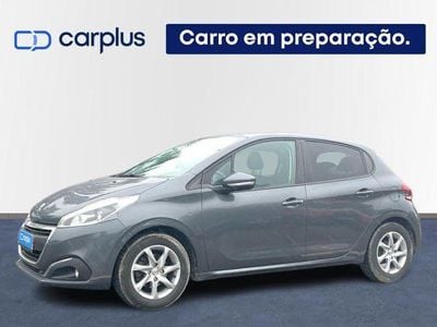 Cinzento Usado 2016 Peugeot 208 Active Citadino | € 9.000 (Preço justo)
