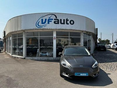 Castanho Usado 2016 Ford Focus Titanium Sedan | € 12.650 (Caro)