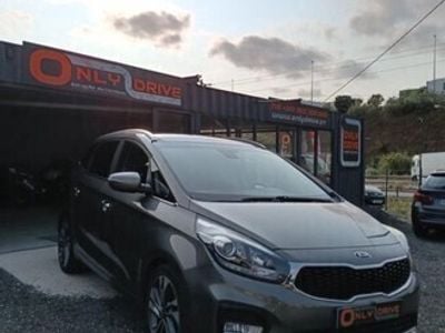 Usado Kia Carens 143 HP (105 kW) 2018 Cinza Monovolume