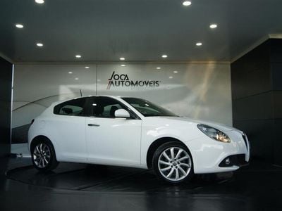 Usado Alfa Romeo Giulietta 120 HP (88 kW) 2018 Branco (metalizado) Citadino