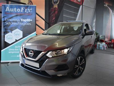 Usado Nissan Qashqai Style Edition 115 HP (84 kW) 2020 Cinzento (metalizado) SUV