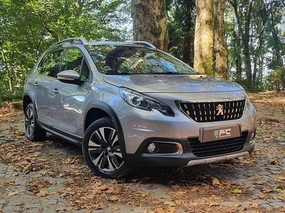 Cinzento Usado 2017 Peugeot 2008 Allure SUV | € 12.450 (Preço justo)