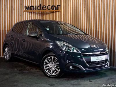 Usado Peugeot 208 Style 82 HP (60 kW) 2018 Cinza Citadino