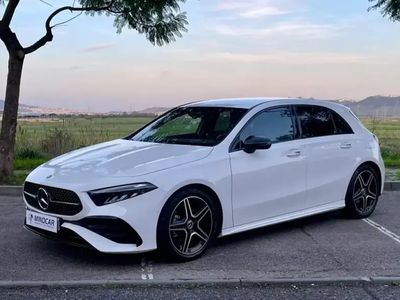 Branco Usado 2023 Mercedes A200 AMG line Citadino | € 37.900 (Caro)