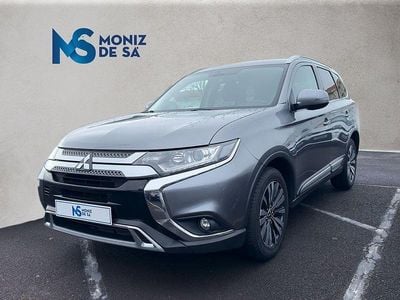 Usado Mitsubishi Outlander 150 HP (110 kW) 2019 Cinza SUV