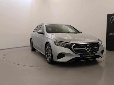 Usado Mercedes E220 Avantgarde 197 HP (144 kW) 2024 Cinzento
