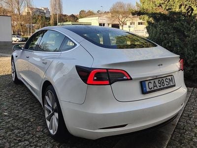 Usado 2020 Tesla Model 3 Standard Range Plus Sedan | € 22.450 (Preço justo)