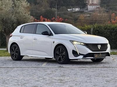 Branco pérola Usado 2021 Peugeot 308 GT Sedan | € 25.000 (Preço elevado)