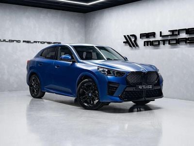 Usado BMW iX2 Comfort Edition 150 kW (204 HP) 2024 Azul escuro SUV