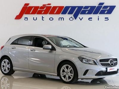 Cinza Usado 2018 Mercedes A180 Urban Sedan | € 21.500 (Preço elevado)