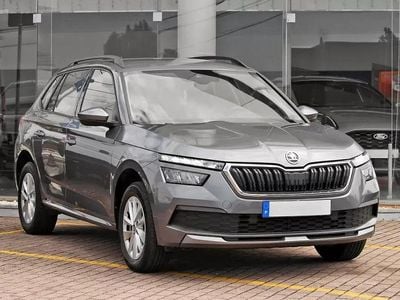 Cinza escuro Usado 2023 Skoda Kamiq Ambition SUV | € 17.900 (Preço elevado)