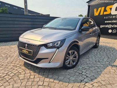 Peugeot e-208
