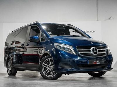 Azul Usado 2017 Mercedes V220 Avantgarde Monovolume | € 39.900