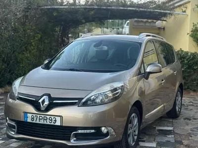 Usado Renault Grand Scénic 110 HP (80 kW) 2015 Dourado Monovolume